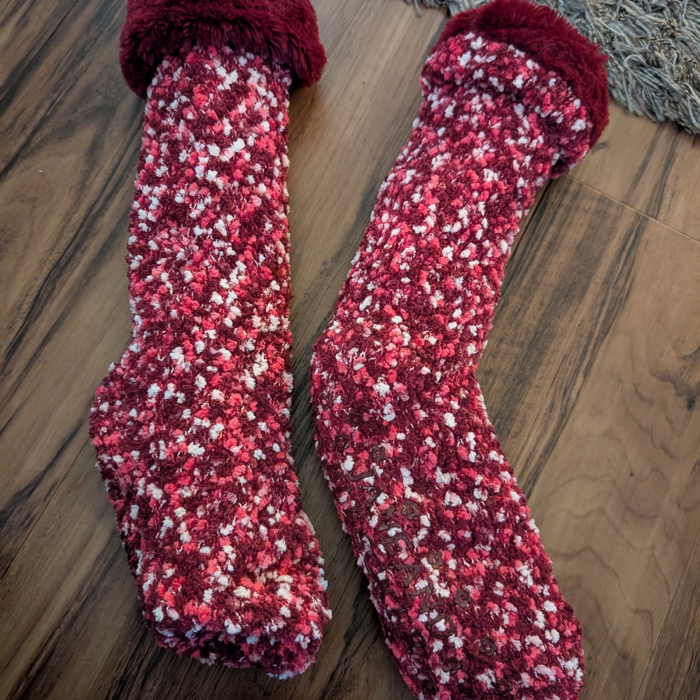 Jane and Bleecker Red and White Cozy Socks